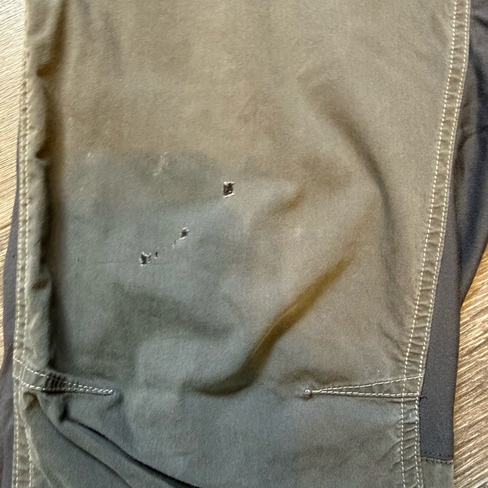 Kuhl Men's Tan Cargo Pants - Picture 3 of 3